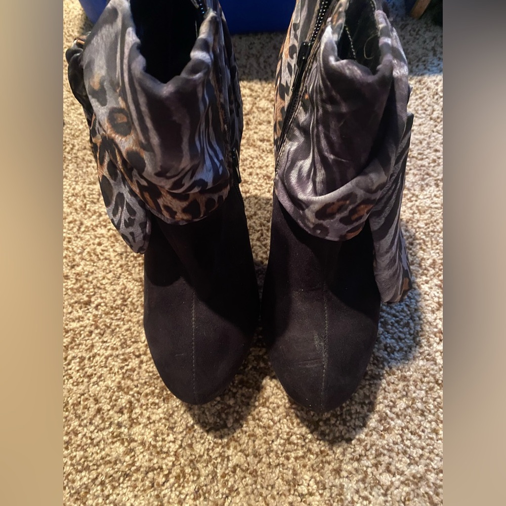 Stylish Black and Leopard Print Women's Boots